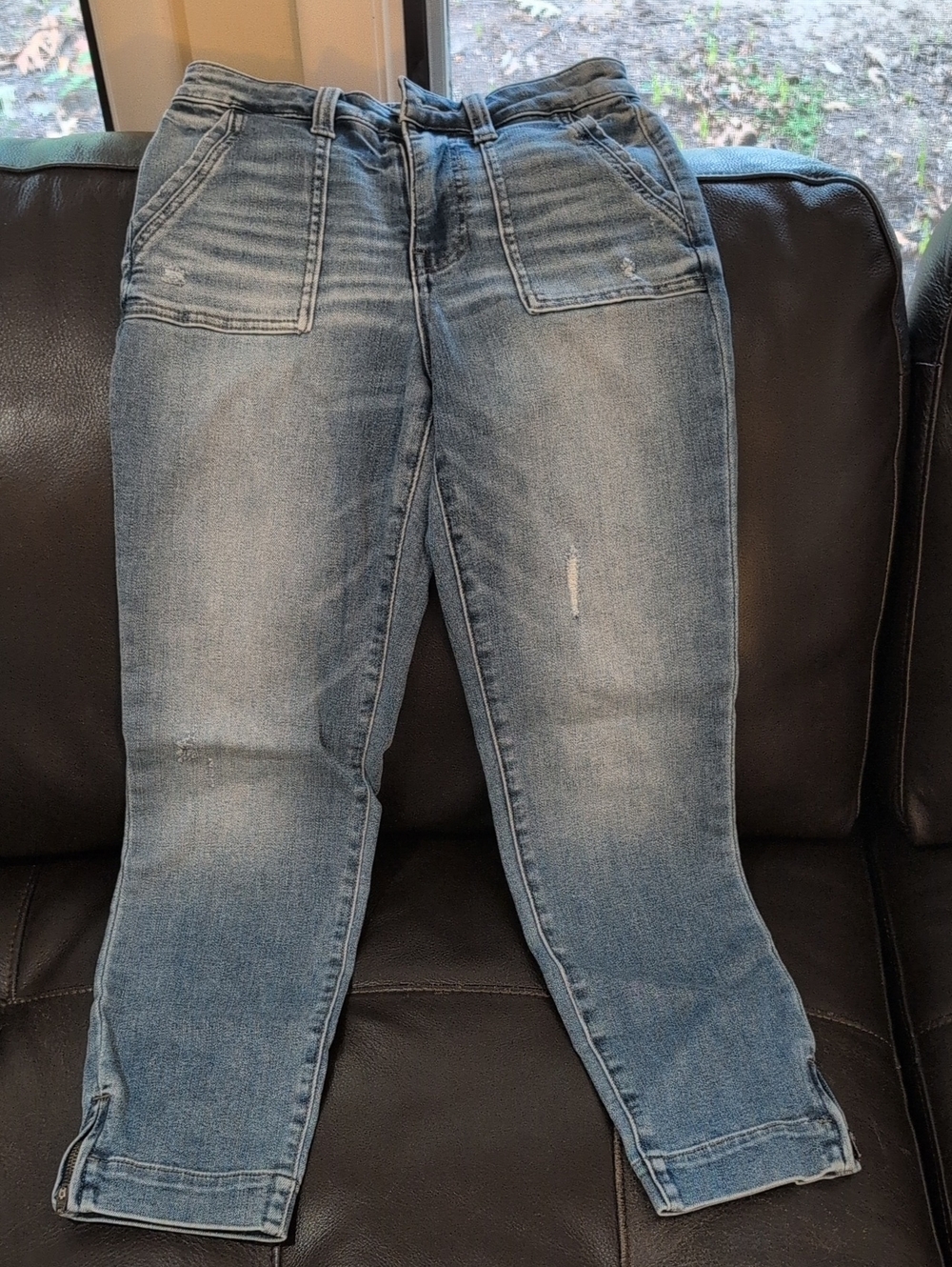 Kut from the Kloth Light Blue Boyfriend Jeans with Front Patch Pockets